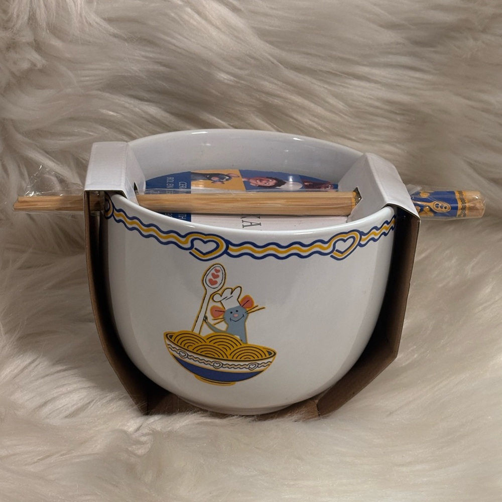 New Disney Pixar Ratatouille 20-Ounce Ceramic Ramen Bowl and Chopstick Set